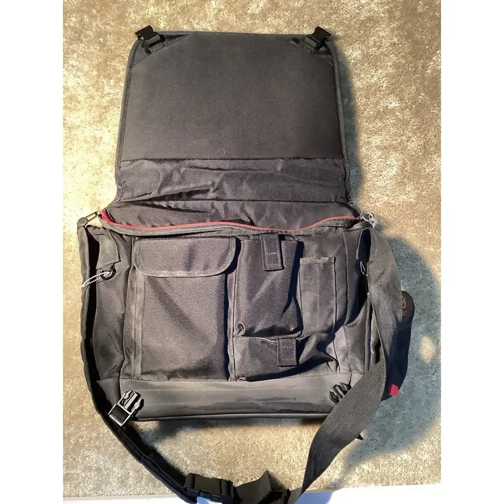 ASUS Republic of Gamers (ROG) Ranger Gaming Messenger Bag